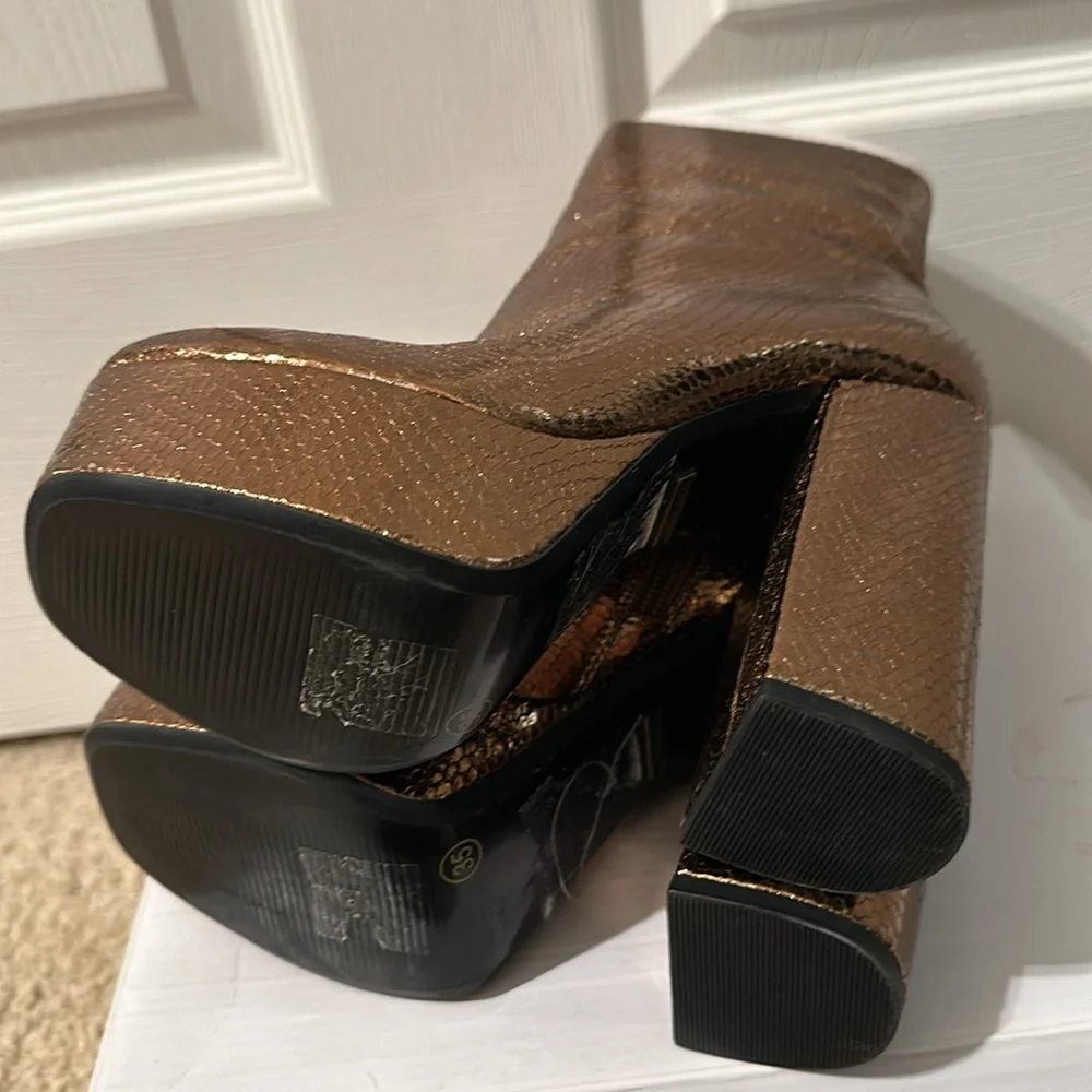 Topshop muted gold embossed snakeskin platform booties, Sz 35 - Picture 6 of 6